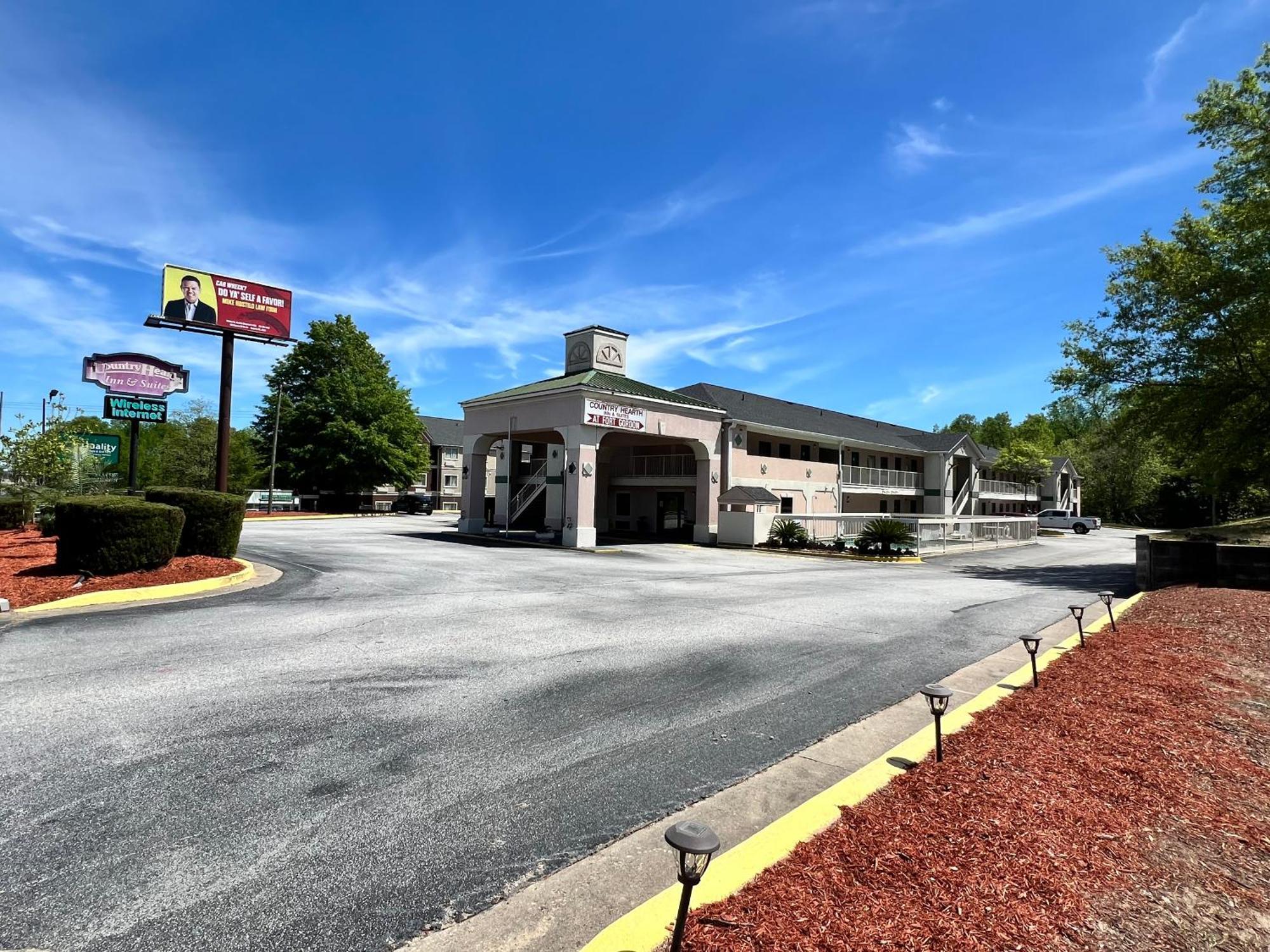 Country Hearth Inn & Suites Augusta Dış mekan fotoğraf